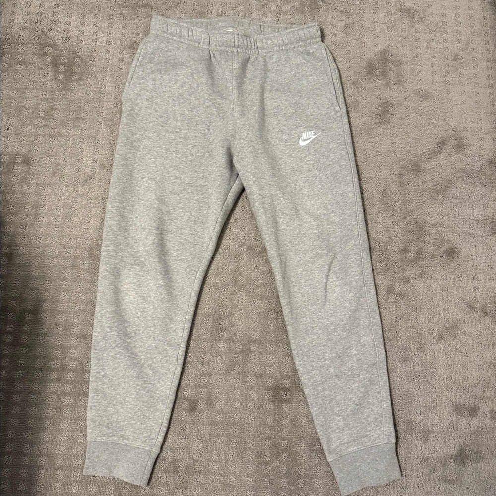 Nike Men's Gray Joggers Sweatpants